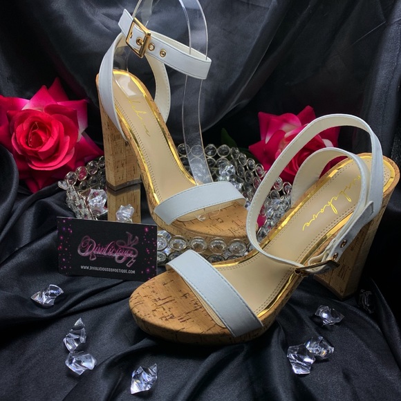 Divaliciouss Shoetique - Picture 11 of 13